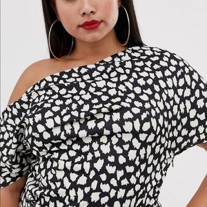 Curve Pleated shoulder pencil dress